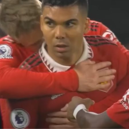 Casemiro the hero for Man Utd as they beat Newcastle to lift EFL Cup