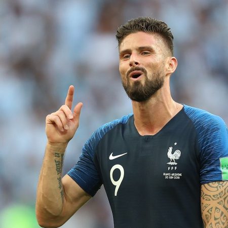 Olivier Giroud, a forward for AC Milan, is “open to going back to London”