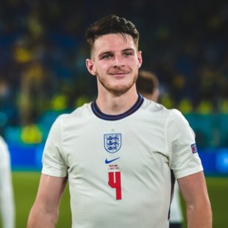 Declan Rice would improve any squad, including Arsenal, according to Teddy Sheringham