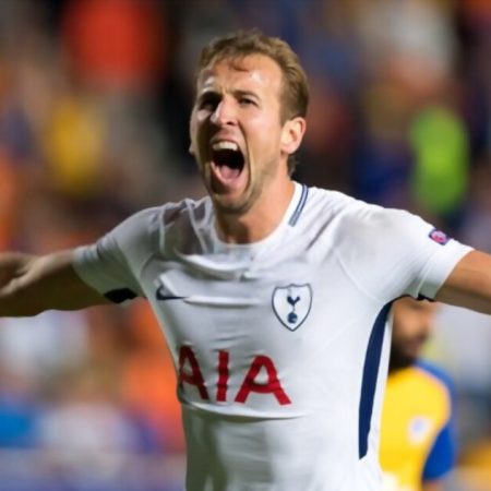 Harry Kane scores against Ukraine to extend England’s all-time scoring record while wearing special Nike footwear for the Euro 2024 qualifying match