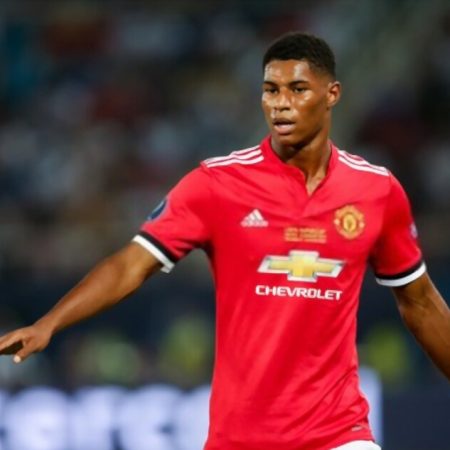 Marcus Rashford turned down £400k p/wk deal from PSG to fight for spot at Man United