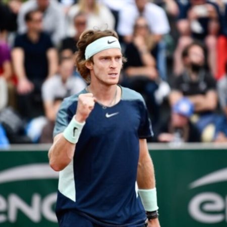 Andrey Rublev defeats Holger Rune to win the championship in the Monte Carlo Masters