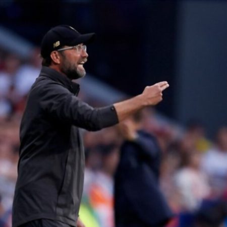 Bruno Saltor and Jurgen Klopp were seen in good spirits during their teams’ face-off amid Mason Mount situation