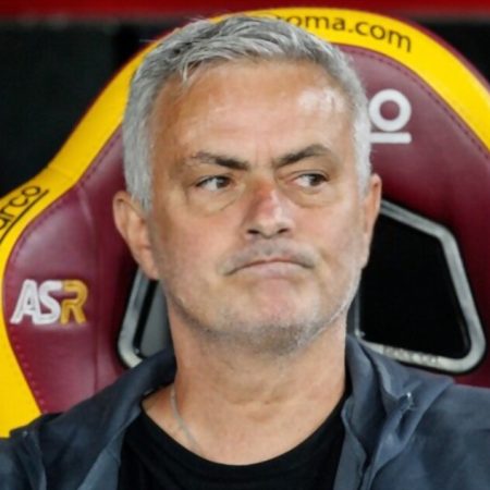 Jose Mourinho: “People are not stupid” after comparing Tottenham to other clubs