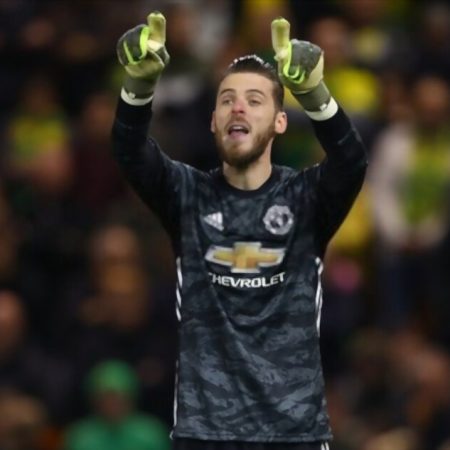 Will David de Gea refuse Saudi Arabian chance and remain at Old Trafford?