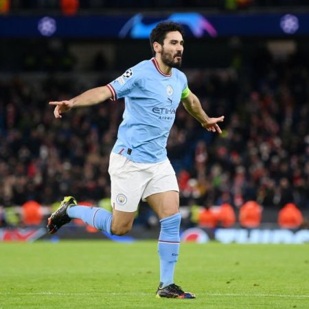 Ilkay Gundogan leaves Man City and signs on a free transfer to Barcelona