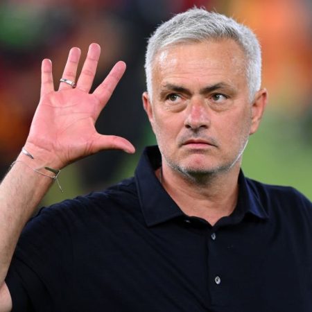 Jose Mourinho receives four-match ban following Europa League final