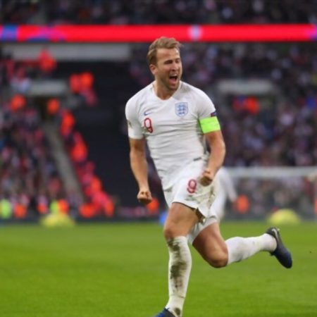 Harry Kane informed by Tottenham of summer transfer decision