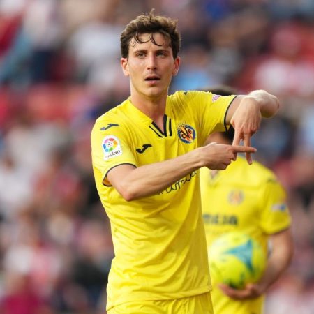 Pau Torres joins Aston Villa from Villarreal