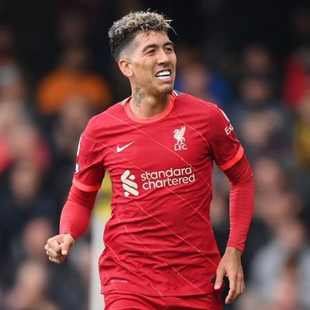 Roberto Firmino: Al-Ahli sign Brazilian striker on free transfer