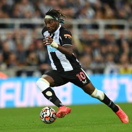 Saint-Maximin departs Newcastle to join Al-Ahli