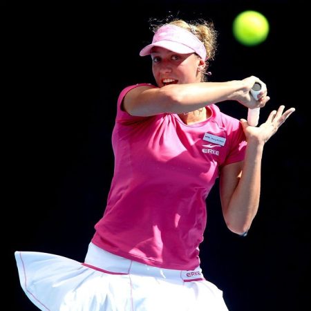 Poland Open: GB’s Watson eliminated by partner Wickmayer