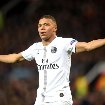 Tuesday’s transfer rumours: Mbappe, Gabriel, Hudson-Odoi, Sinisterra, Doku, Paqueta, Phillips, Solanke