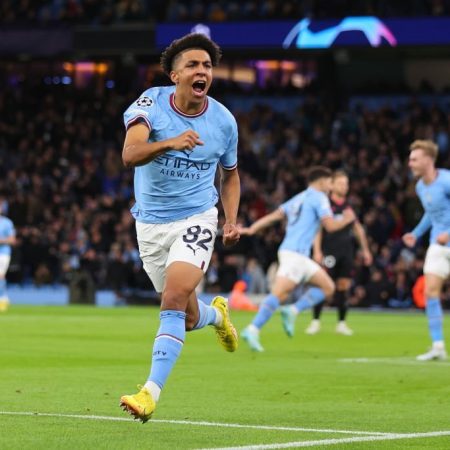 Man City: Rico Lewis signs new deal until 2028