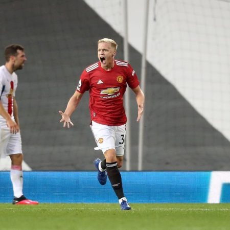 Man Utd look for potential suitors for Donny van de Beek in Turkey and Qatar