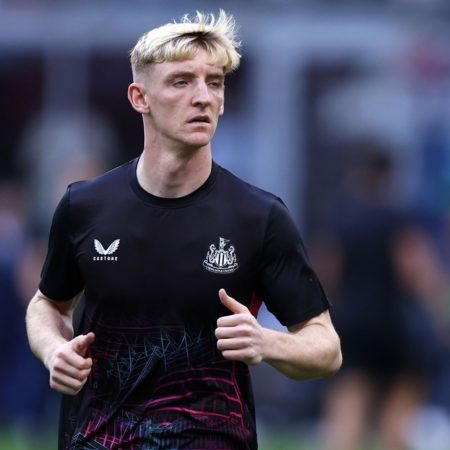 Newcastle Star Anthony Gordon Next Club Odds: Liverpool Favourites to Sign Magpie Winger
