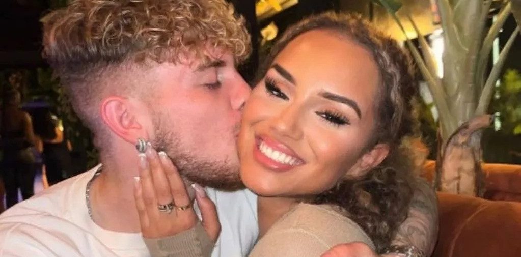 Liverpool Star Harvey Elliott Girlfriend Emelia Scarlett: Glamorous Woman Who’s Turning Heads