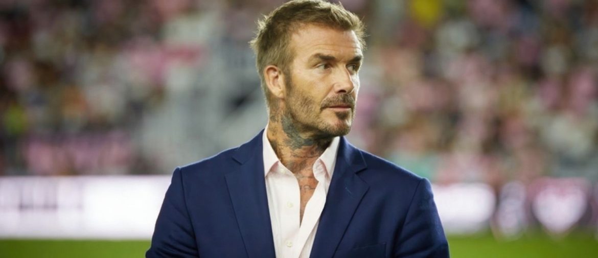 The Ultimate English Football Superstar: Life and Career of David Beckham